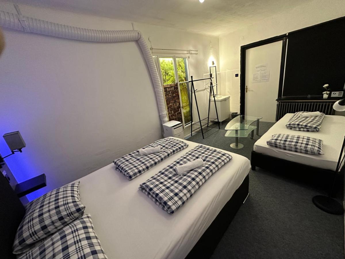 Hostel Lovely Rooms, City Center, Shared Bathroom, Windows To Corridor Villach Luaran gambar