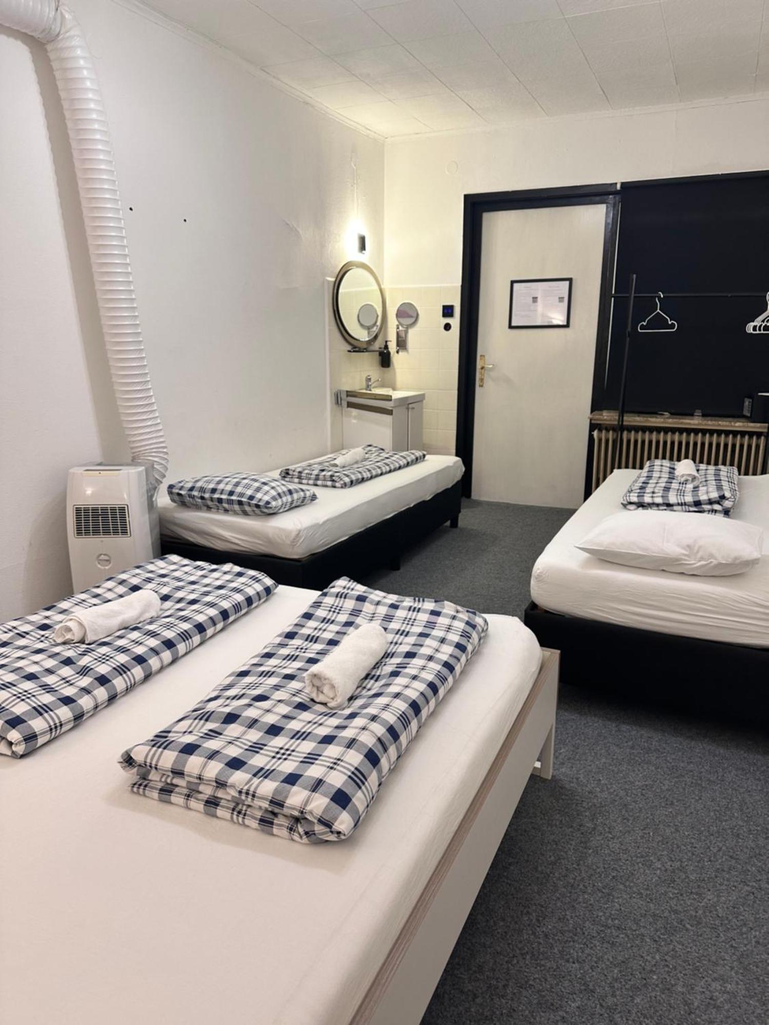 Hostel Lovely Rooms, City Center, Shared Bathroom, Windows To Corridor Villach Luaran gambar
