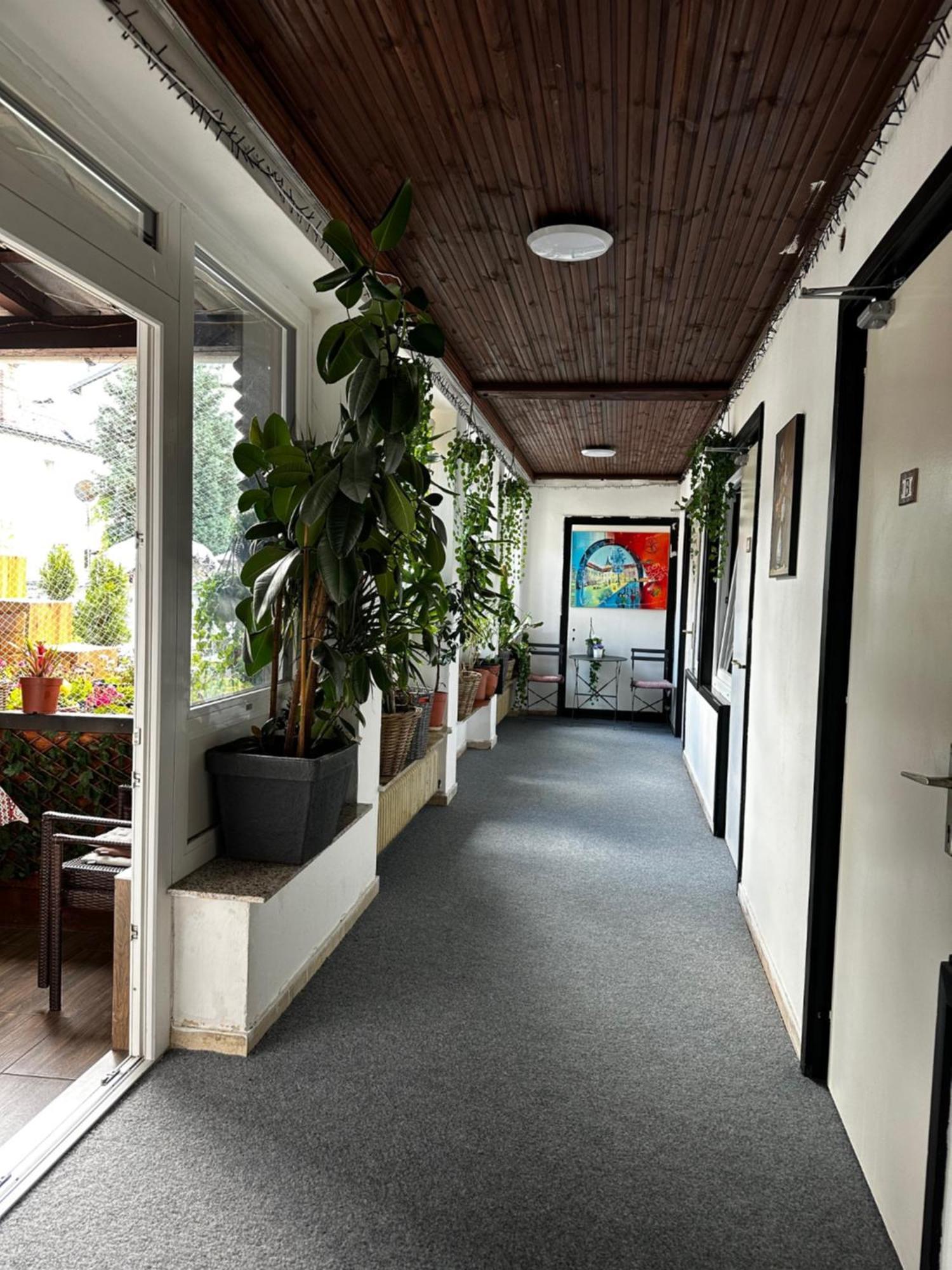 Hostel Lovely Rooms, City Center, Shared Bathroom, Windows To Corridor Villach Luaran gambar